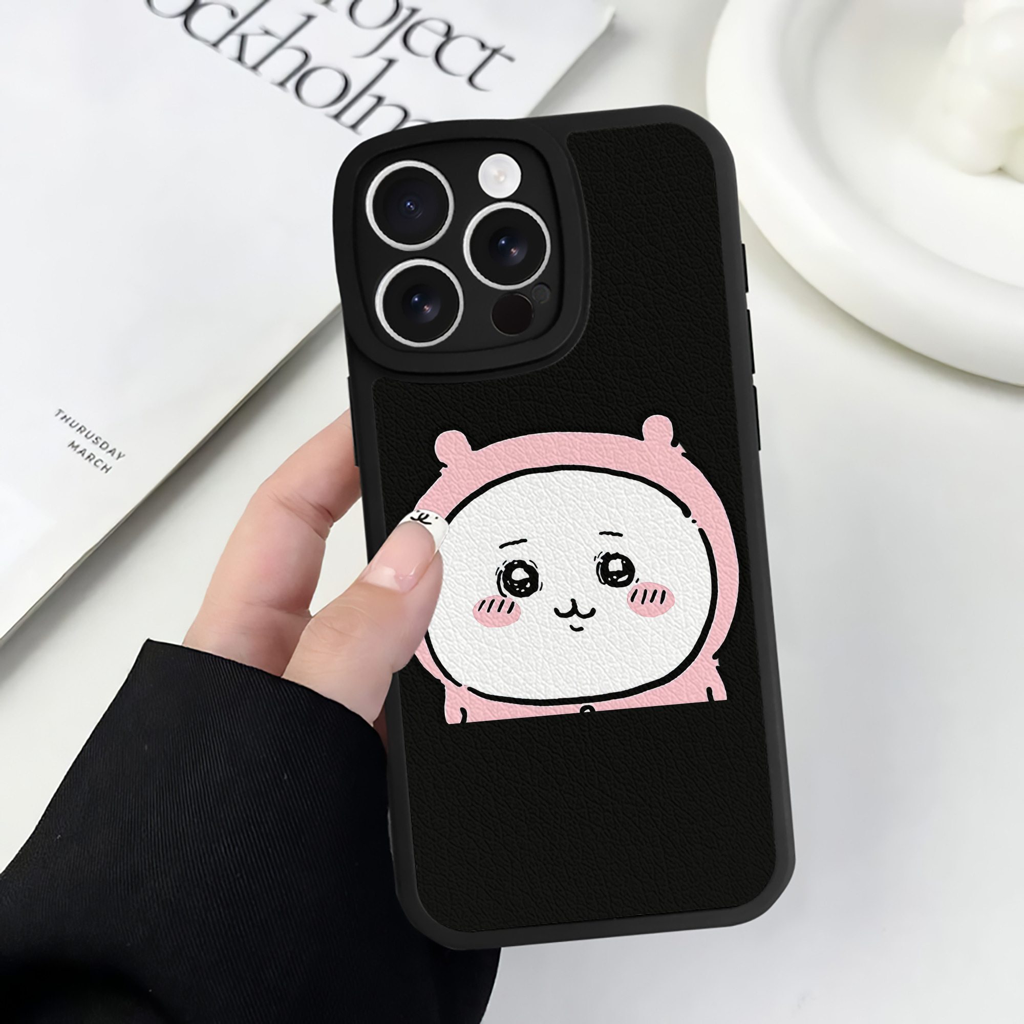 （画像用） ちいかわ ちいかわ Chii-kawa chiikawa 【iPhone 16シリーズ対応】シリコンスマホケース（レザー調） 材質：シリコン